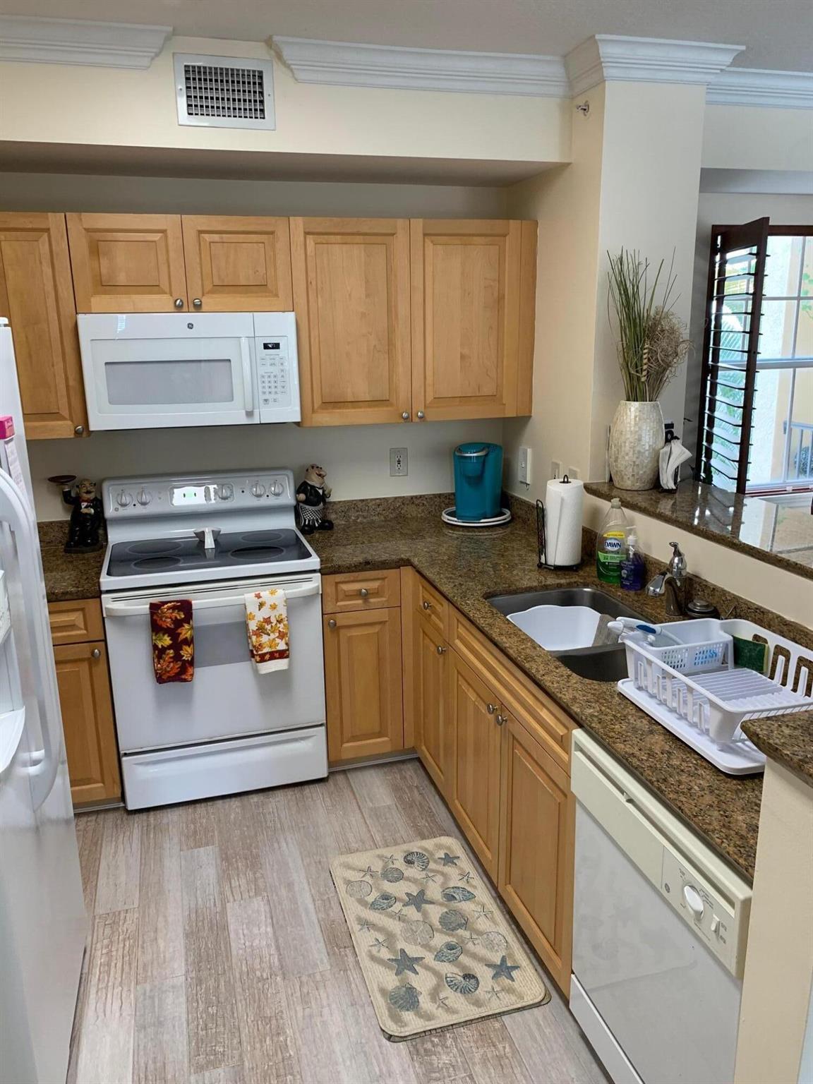 GARDEN RESIDENCES AT CITYPLACE CONDO - Residential