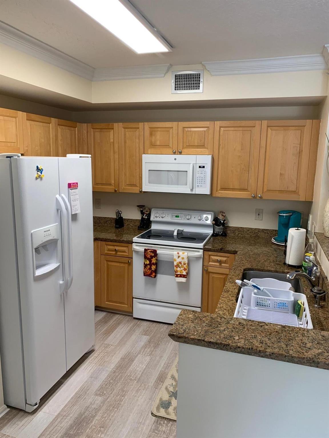 GARDEN RESIDENCES AT CITYPLACE CONDO - Residential