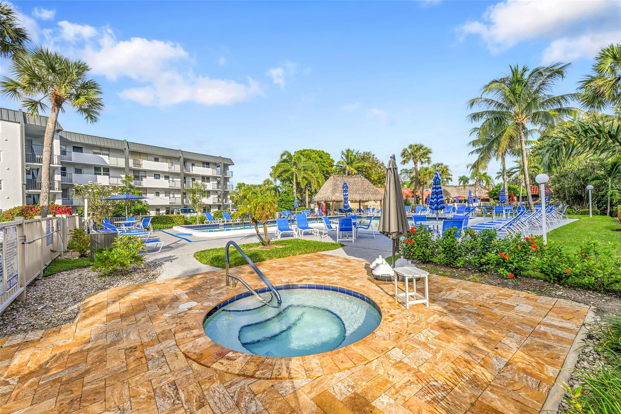 Island Club - Residential