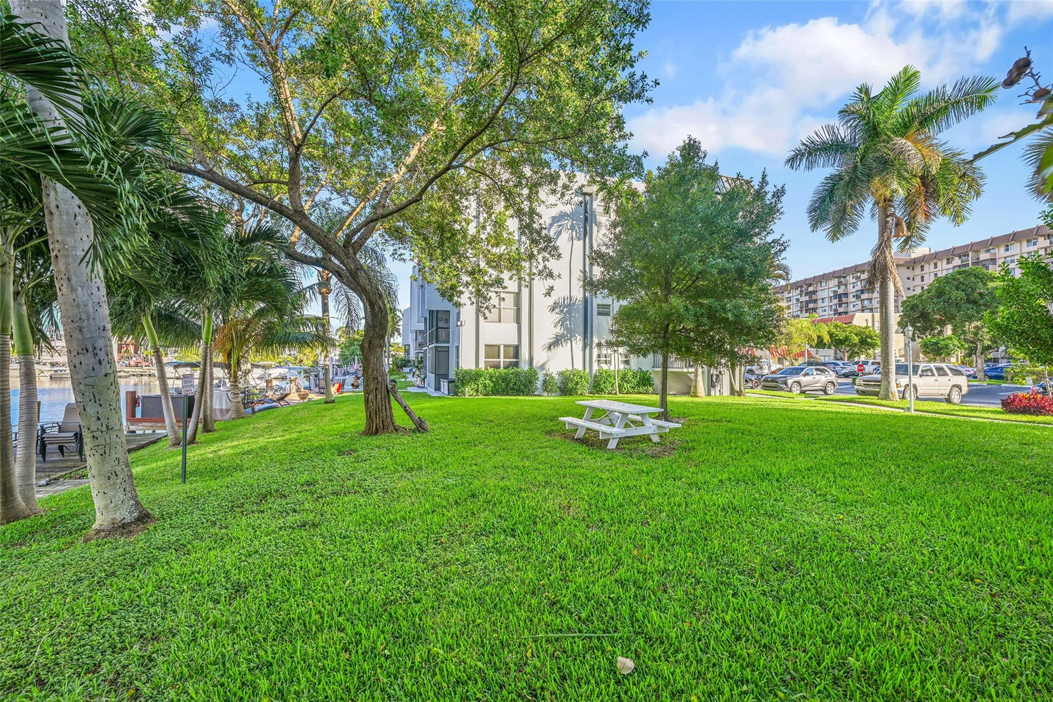 Island Club - Residential