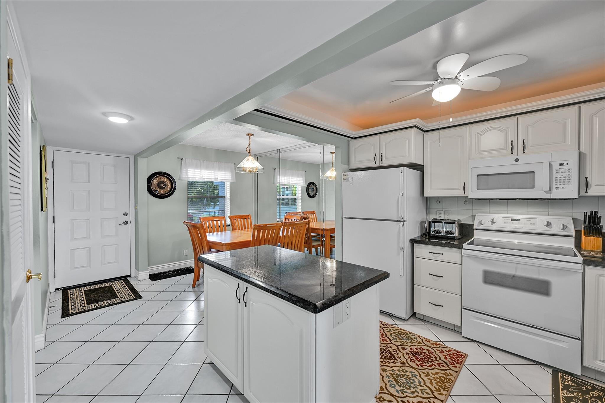 Island Club - Residential