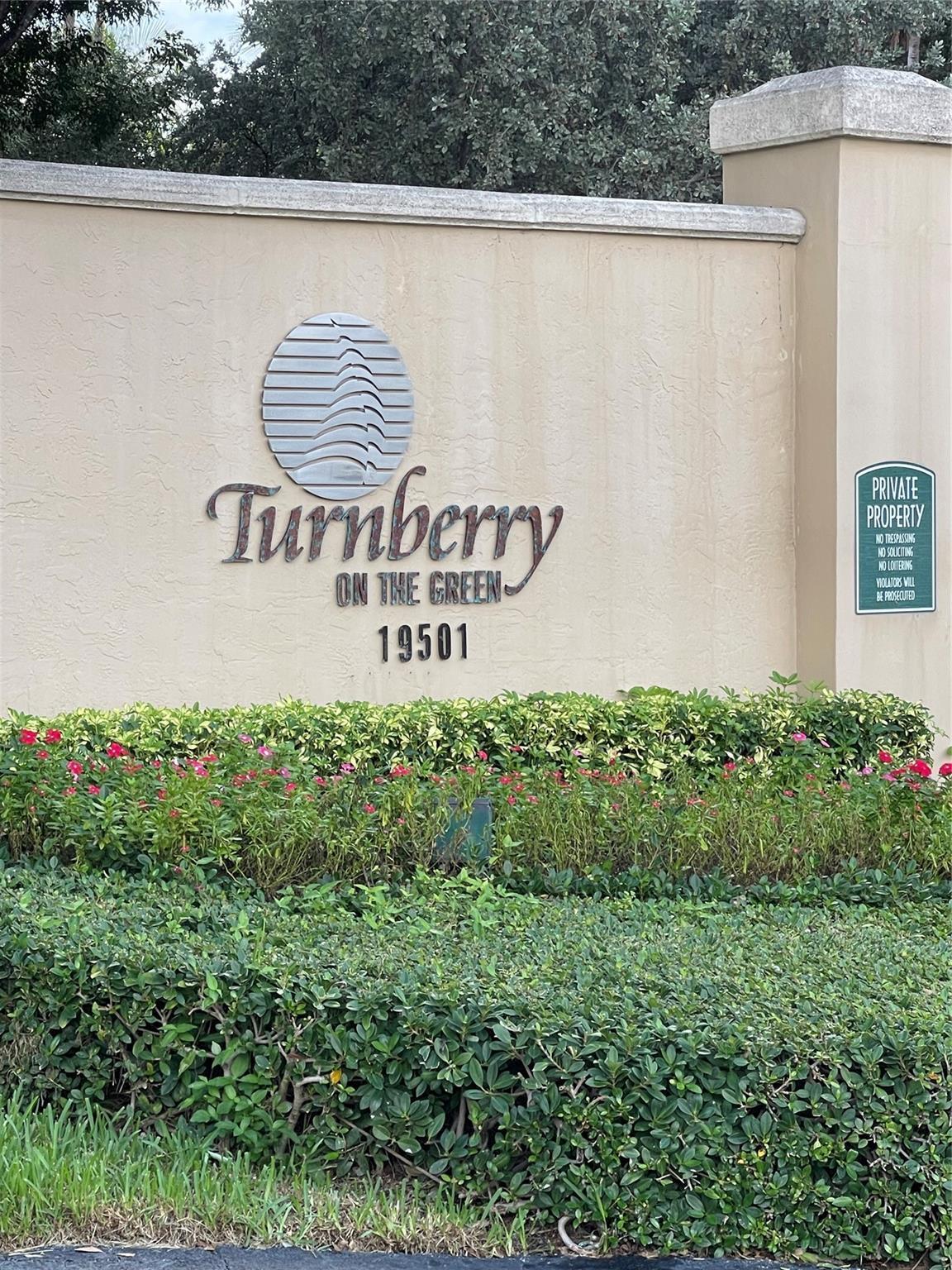 TURNBERRY ON THE GREEN CO - Residential Lease