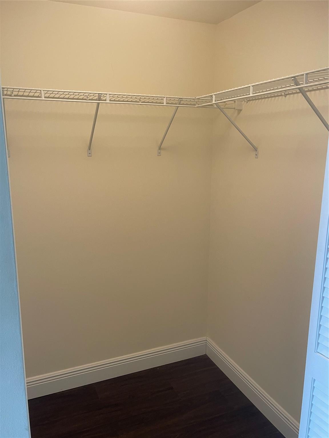 TURNBERRY ON THE GREEN CO - Residential Lease