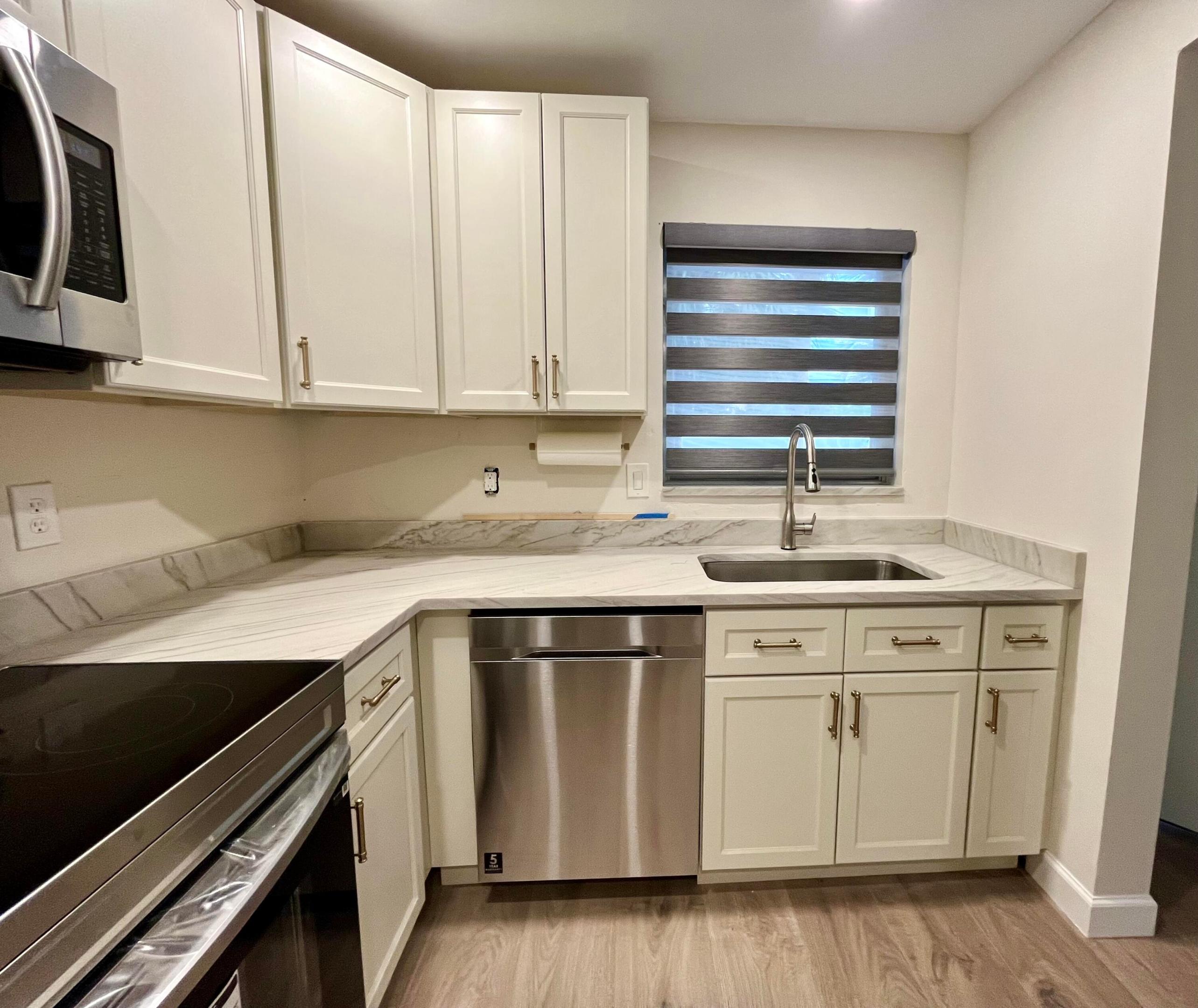 ISLAND TOWERS INC CONDO - Residential