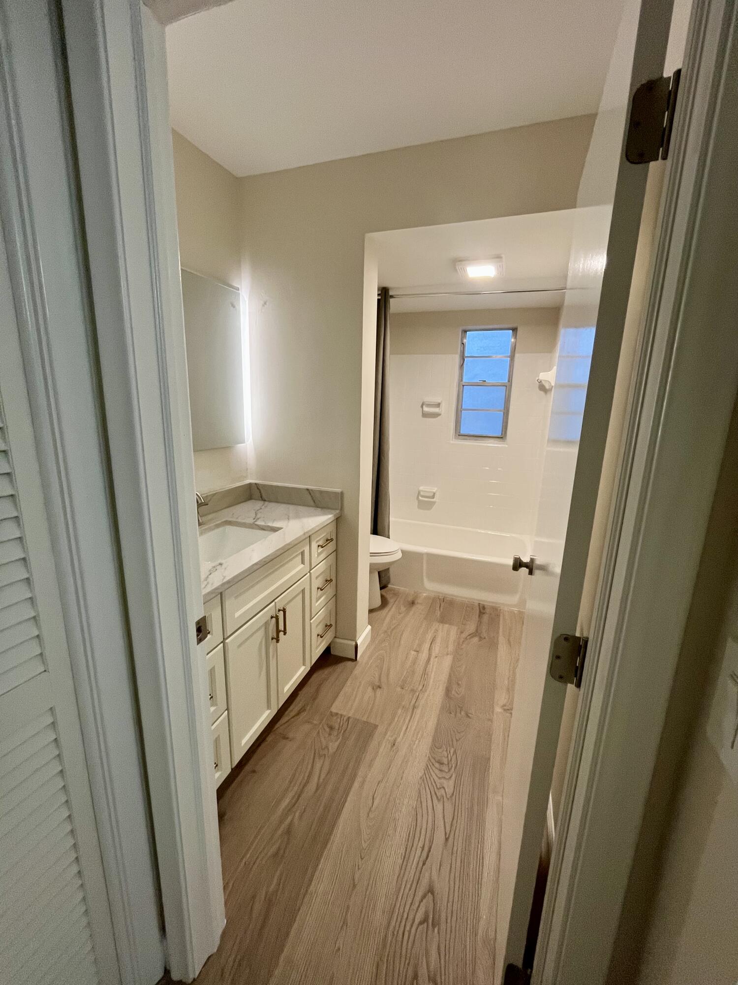 ISLAND TOWERS INC CONDO - Residential