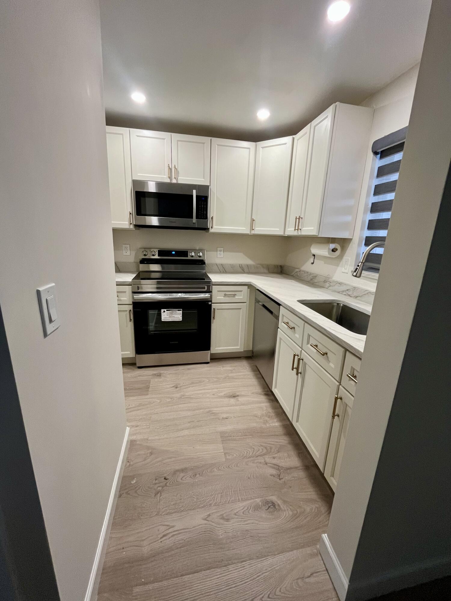 ISLAND TOWERS INC CONDO - Residential