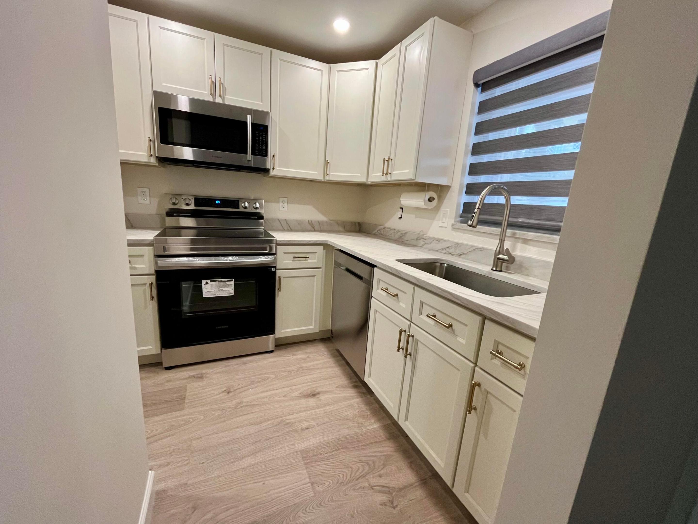 ISLAND TOWERS INC CONDO - Residential