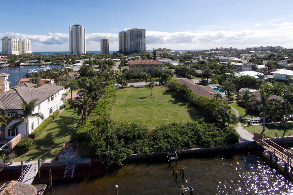 YACHT HARBOR EST - Land