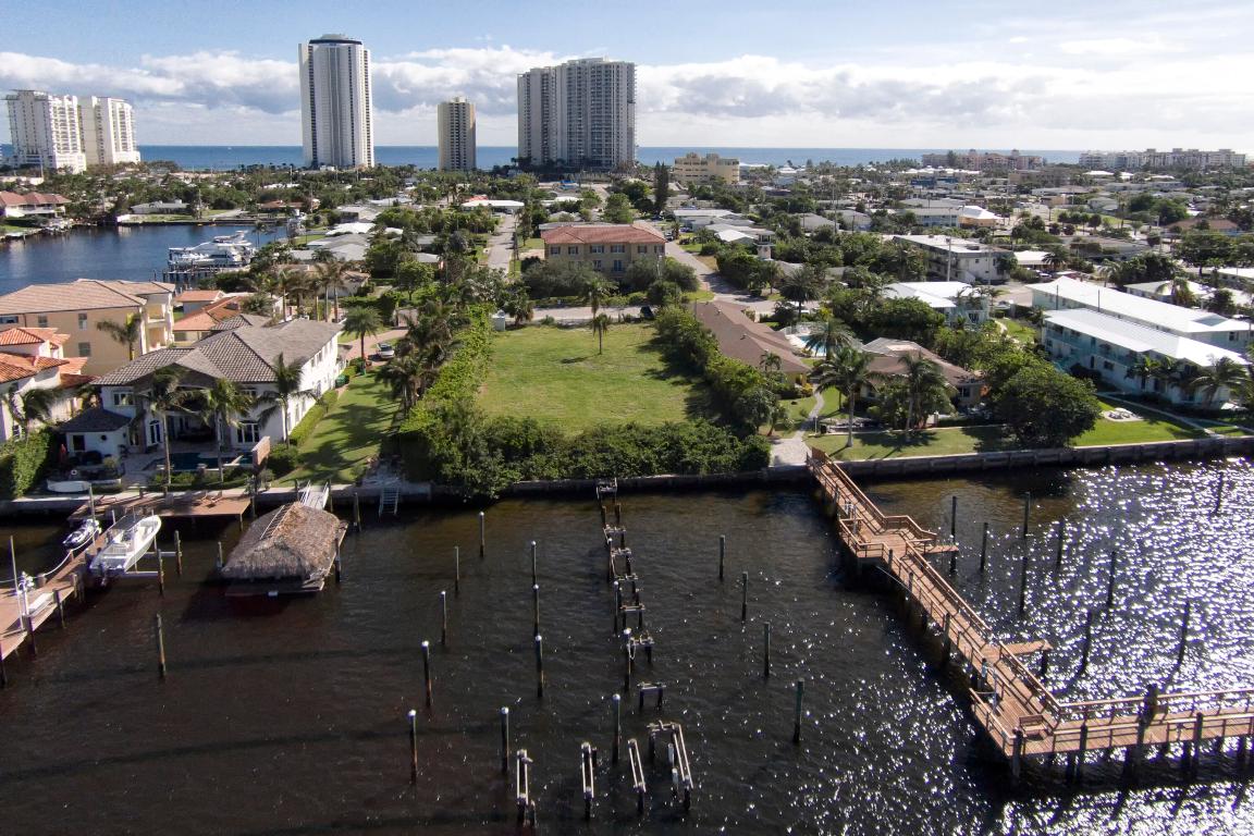 YACHT HARBOR EST - Land