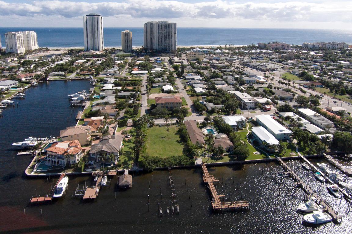 YACHT HARBOR EST - Land