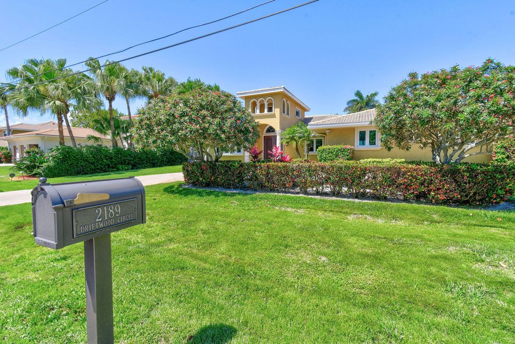 Photo of 2189 Driftwood Circle, Palm Beach Gardens, FL 33410 (MLS # R10974624)