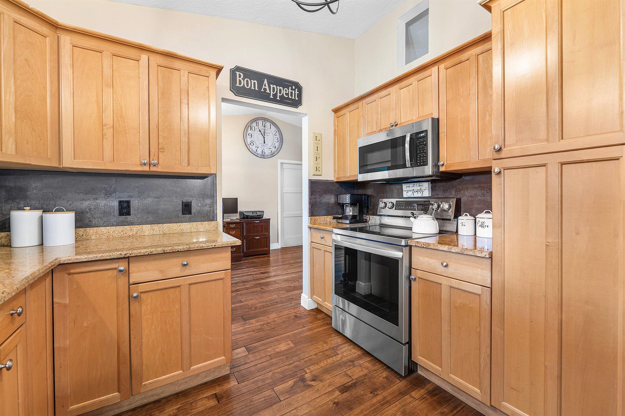 EASTWOOD OF WELLINGTON - Residential