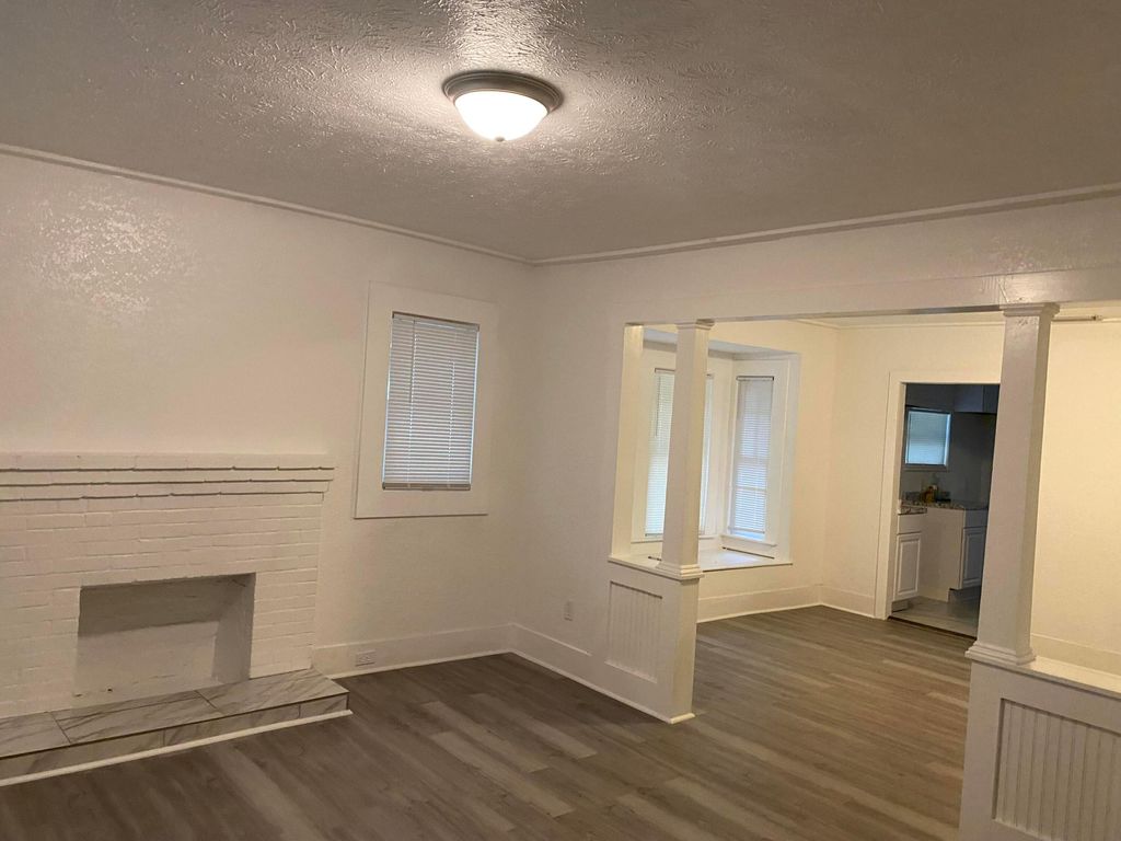 Photo of 516 S 11th Street, Fort Pierce, FL 34950 (MLS # B26016097)