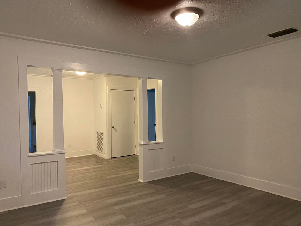 Photo of 516 S 11th Street, Fort Pierce, FL 34950 (MLS # B26016097)