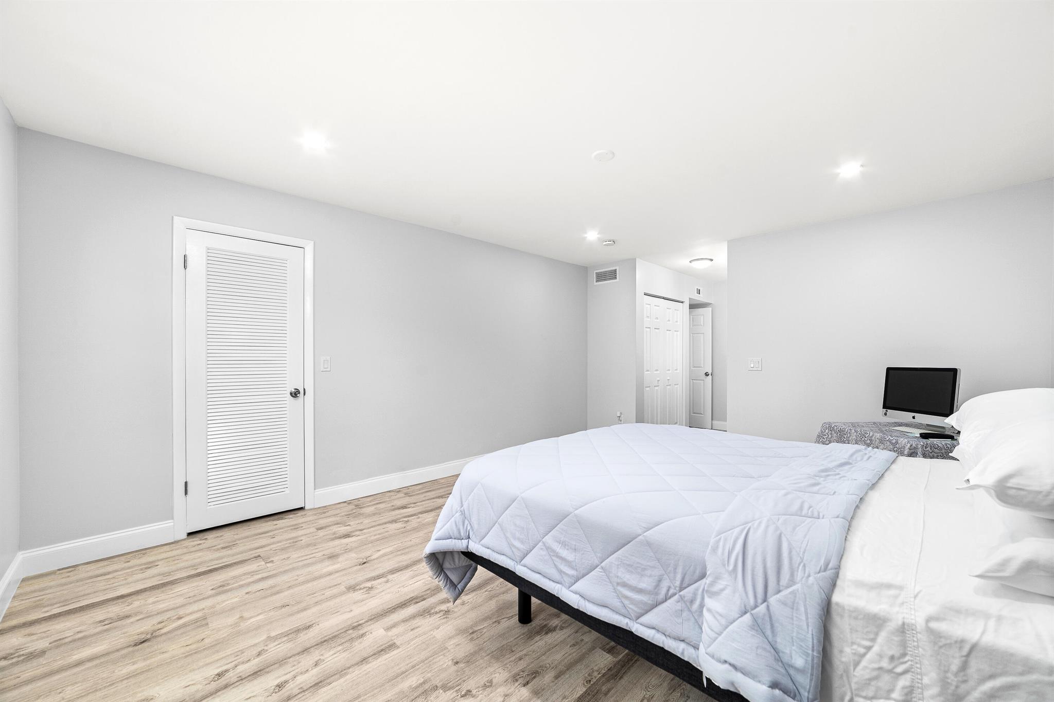 GLADES OF BOCA LAGO CONDO - Residential