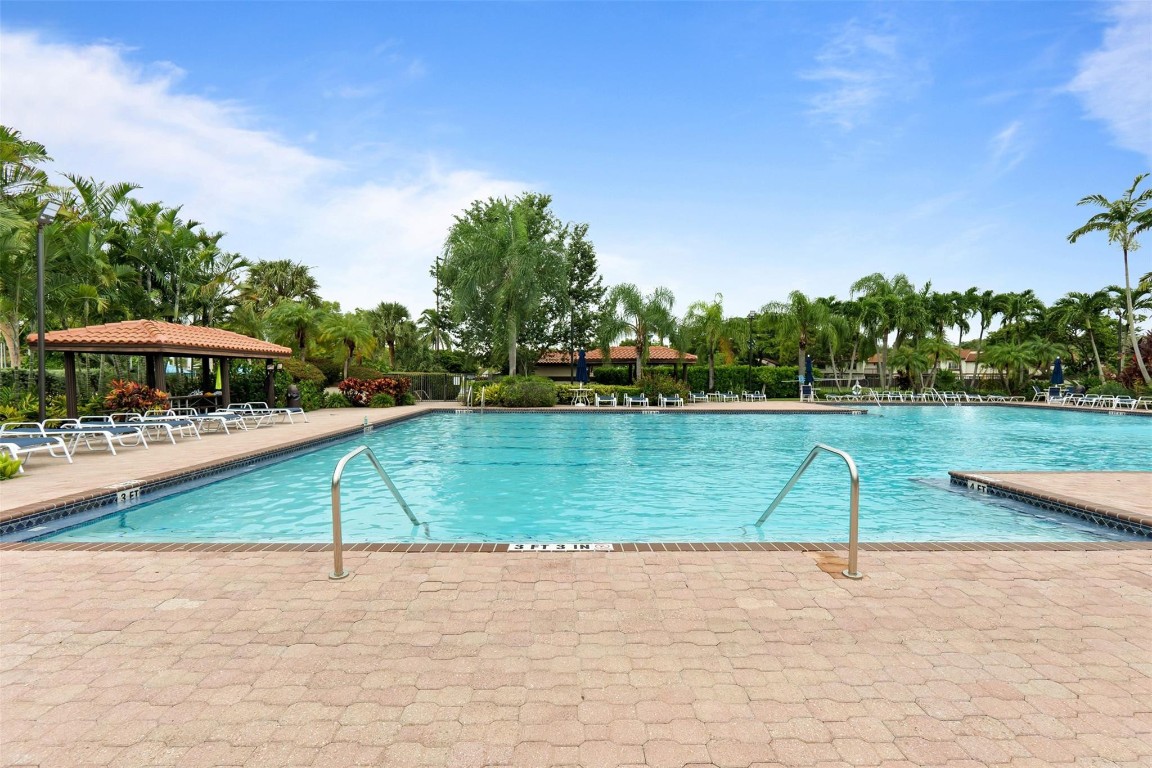 HOST CROSSINGS - Residential