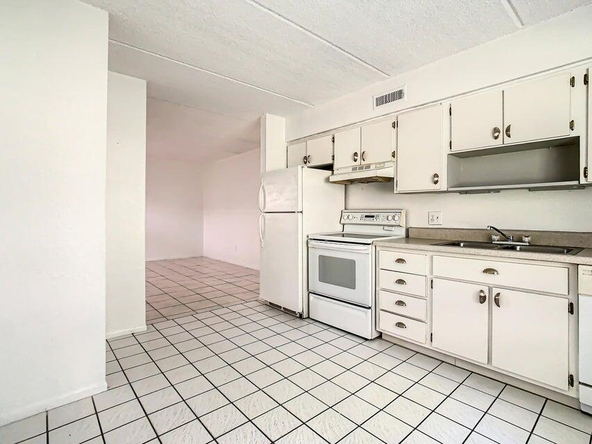 Palm Gardens Condo - Residential Income