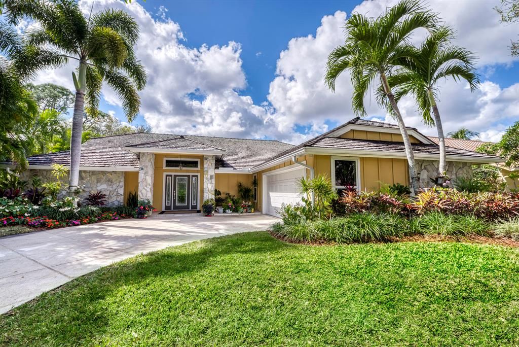 Photo of 6462 Winding Lake Drive, Jupiter, FL 33458 (MLS # R10866174)