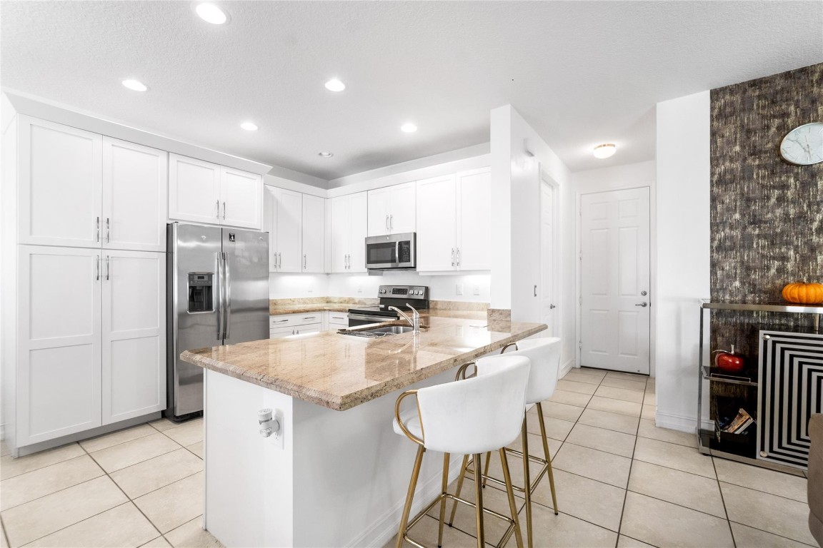 8049 Lemon Serpentine Lane