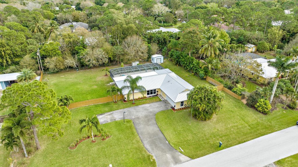 Photo of 8507 SW 18th Avenue, Stuart, FL 34997 (MLS # R10960270)