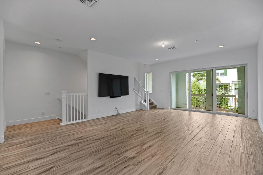 Photo of 5210 Beckman Terrace, Palm Beach Gardens, FL 33418 (MLS # B26001252)