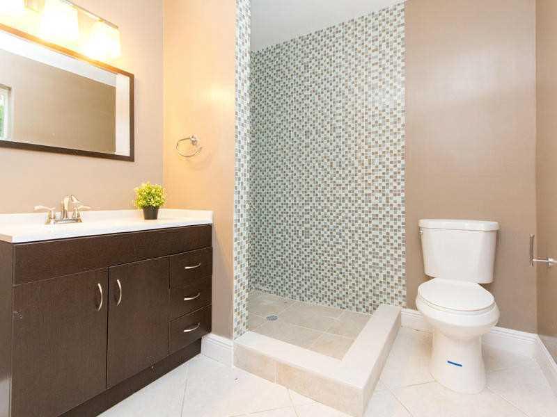 GREYKNOLL ESTATES - Residential Lease