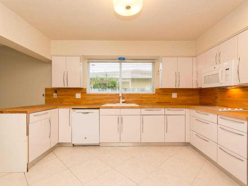 GREYKNOLL ESTATES - Residential Lease