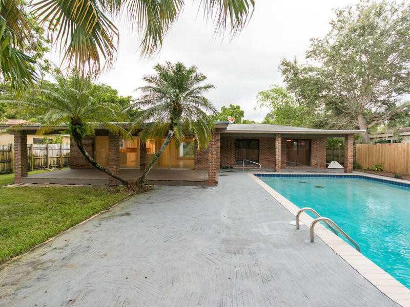 GREYKNOLL ESTATES - Residential Lease