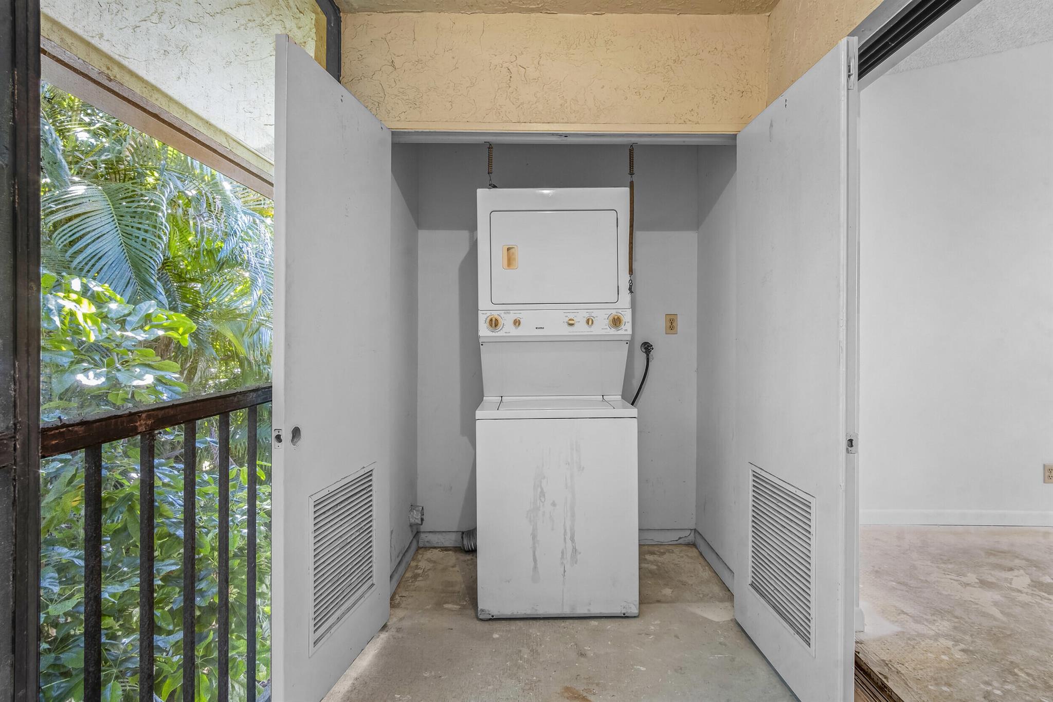 BOCA PALMS CONDO I THRU I - Residential