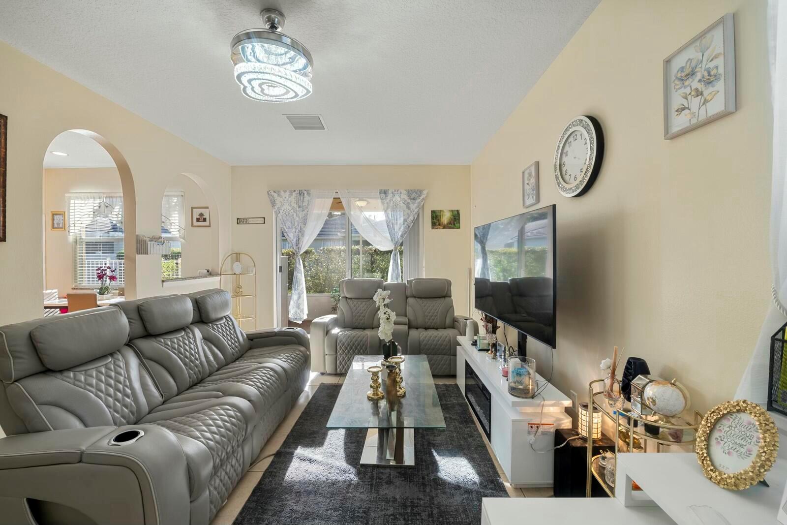 LAKEFOREST POINTE - Residential