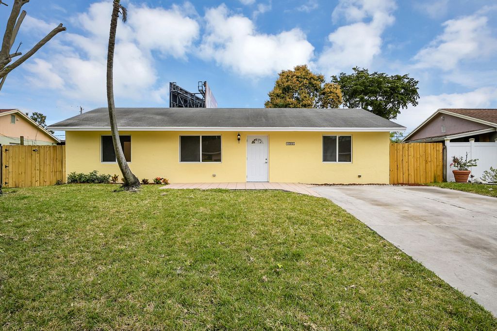 Photo of 4341 Weymouth Street, Lake Worth, FL 33461 (MLS # R10958802)