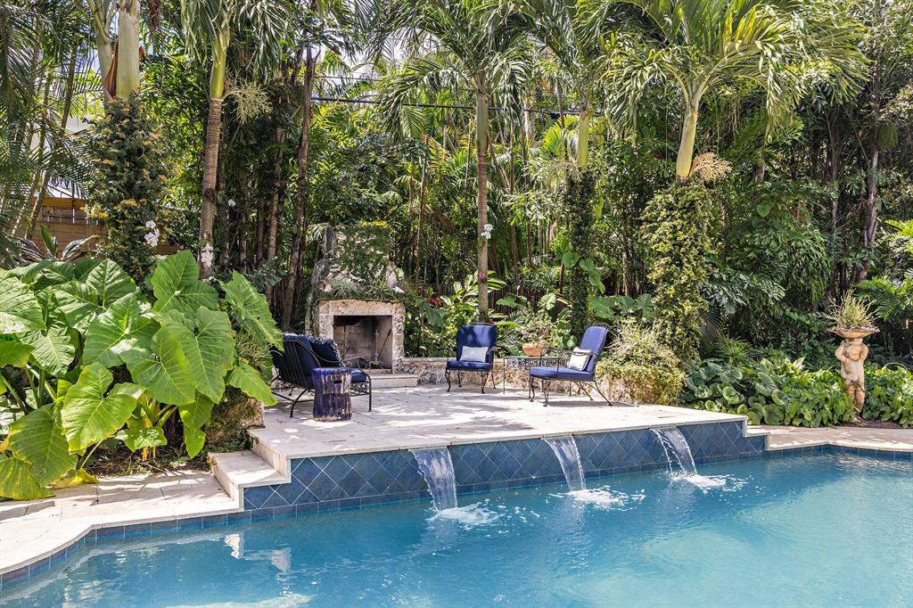 BEACH SHORES - Residential