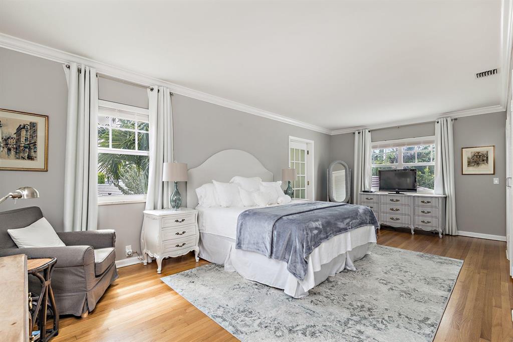 BEACH SHORES - Residential