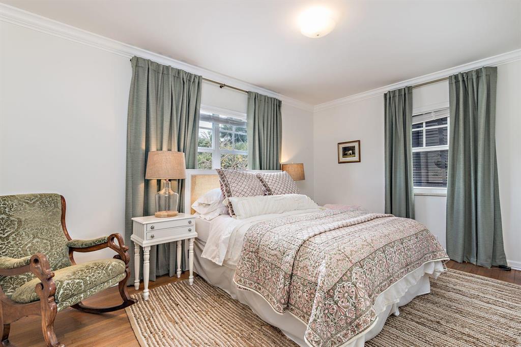 BEACH SHORES - Residential