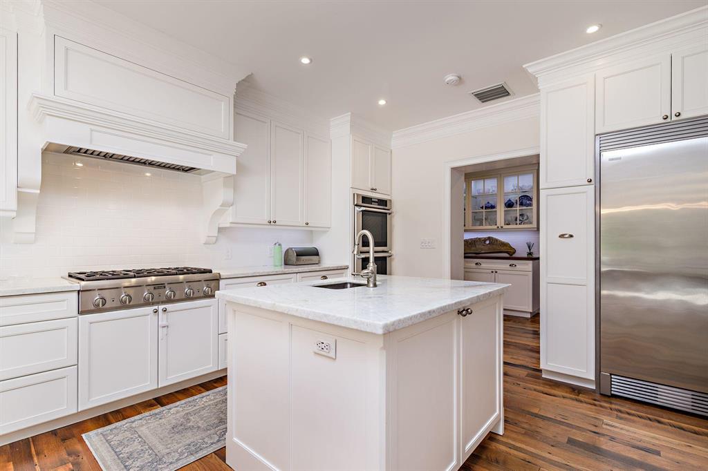 BEACH SHORES - Residential