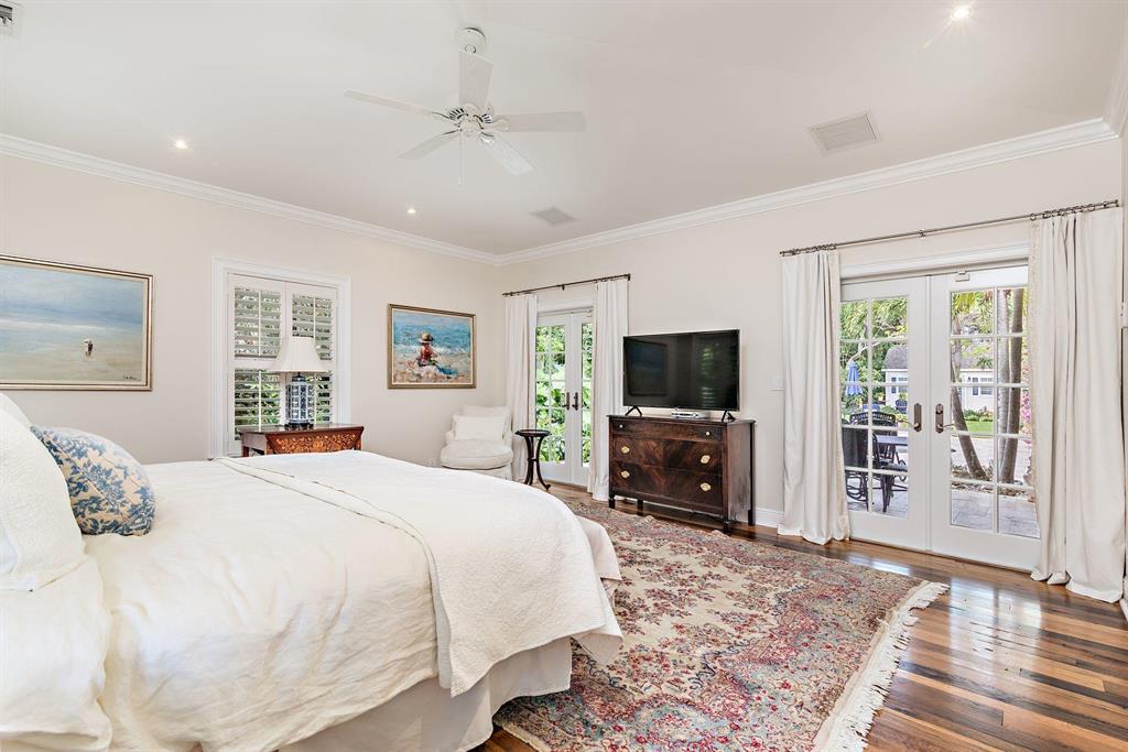 BEACH SHORES - Residential