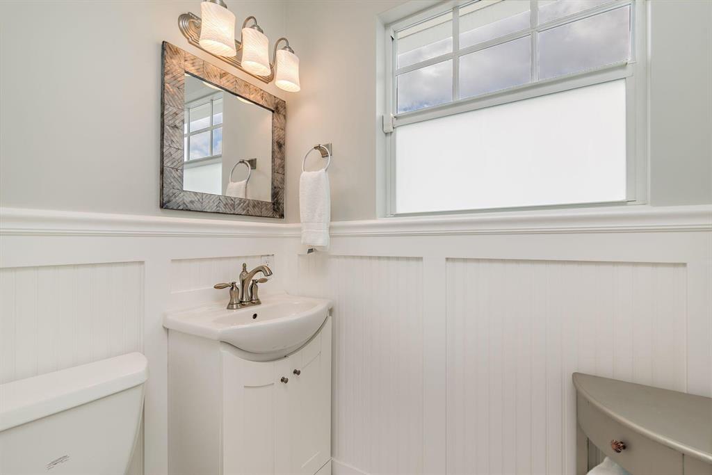 BEACH SHORES - Residential