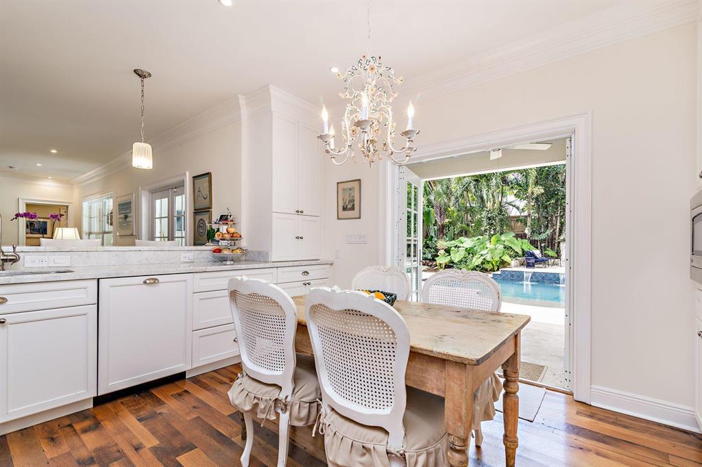 BEACH SHORES - Residential