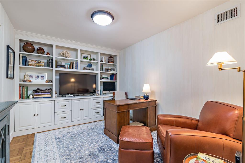 BEACH SHORES - Residential