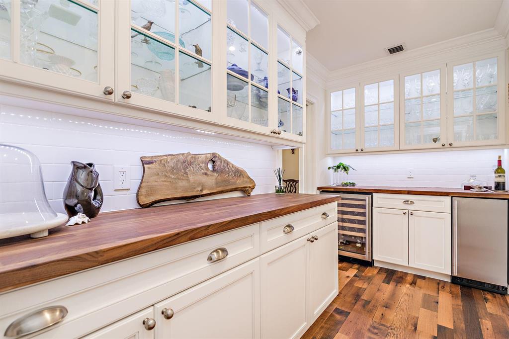 BEACH SHORES - Residential