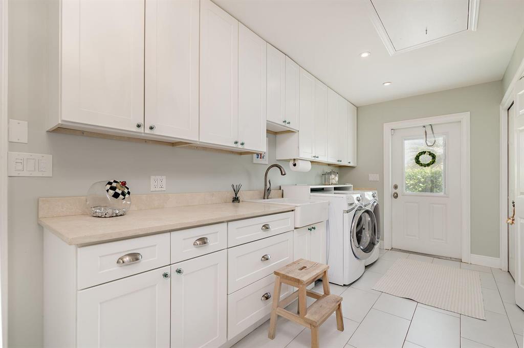 BEACH SHORES - Residential