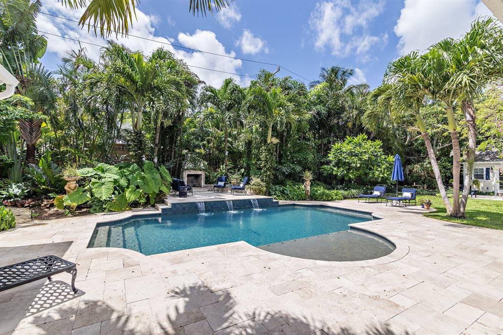 BEACH SHORES - Residential