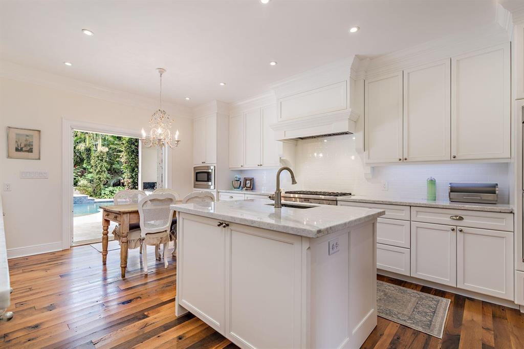 BEACH SHORES - Residential