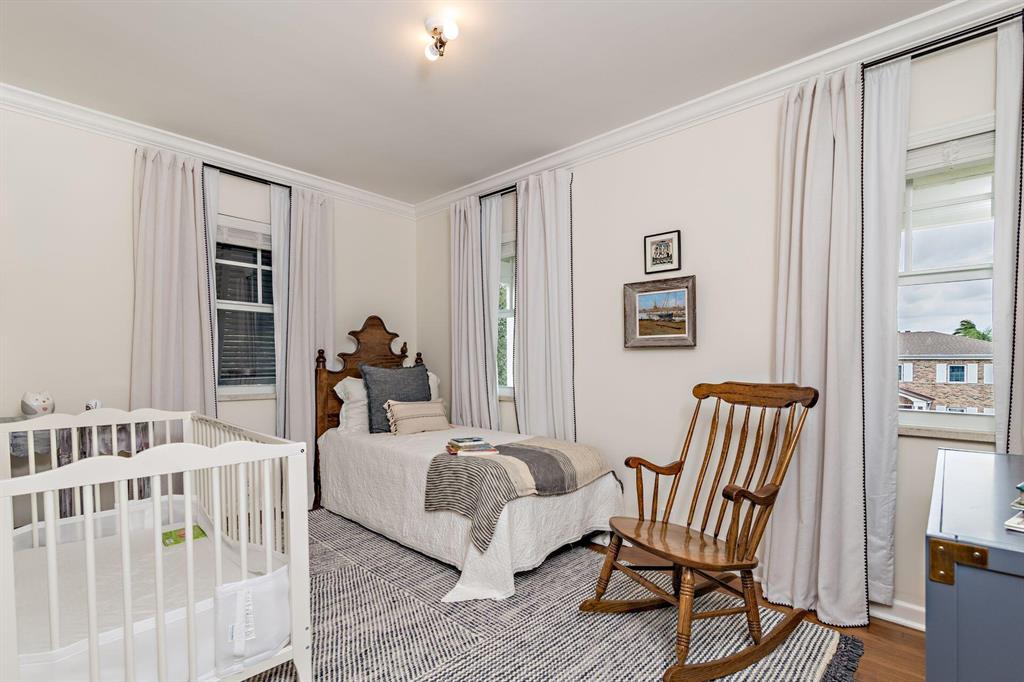 BEACH SHORES - Residential