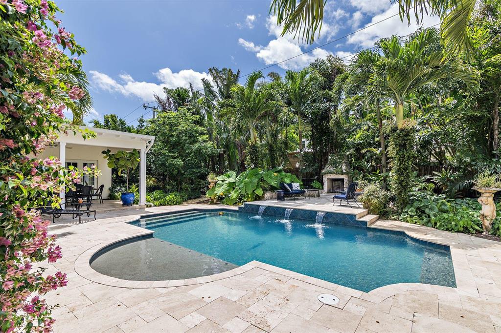 BEACH SHORES - Residential