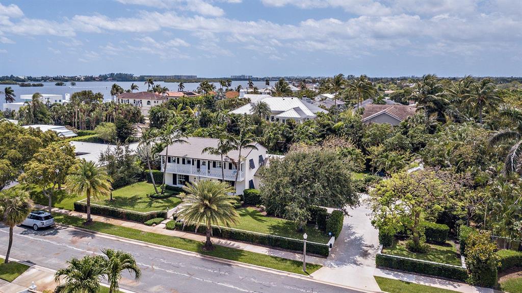 BEACH SHORES - Residential