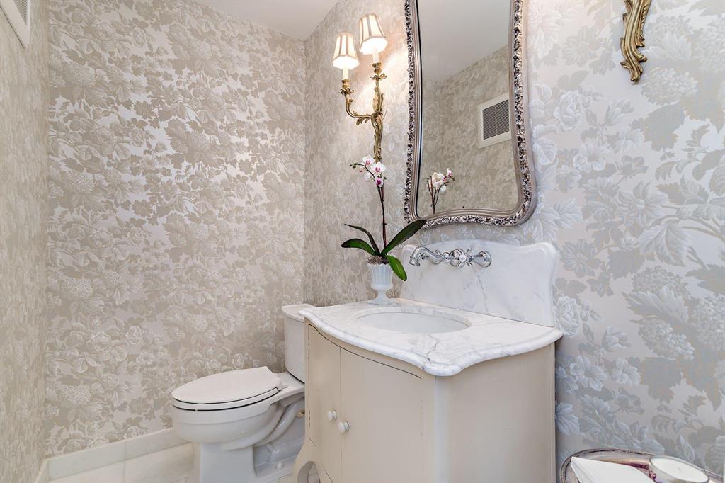 BEACH SHORES - Residential