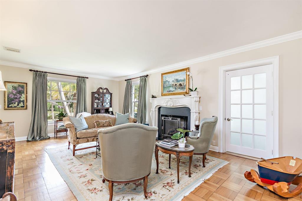 BEACH SHORES - Residential