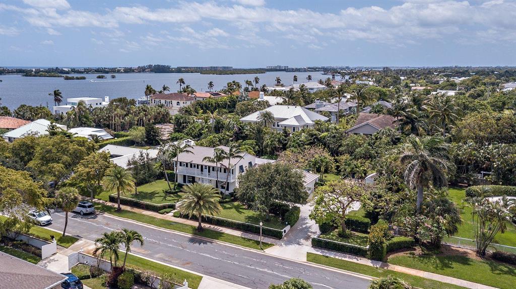 BEACH SHORES - Residential