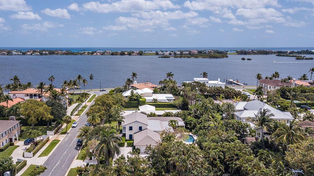 BEACH SHORES - Residential